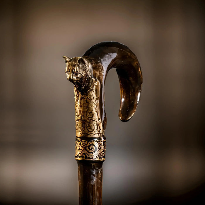 Majestic Heirloom: Artisan Walking Cane with Exquisite Vintage Details